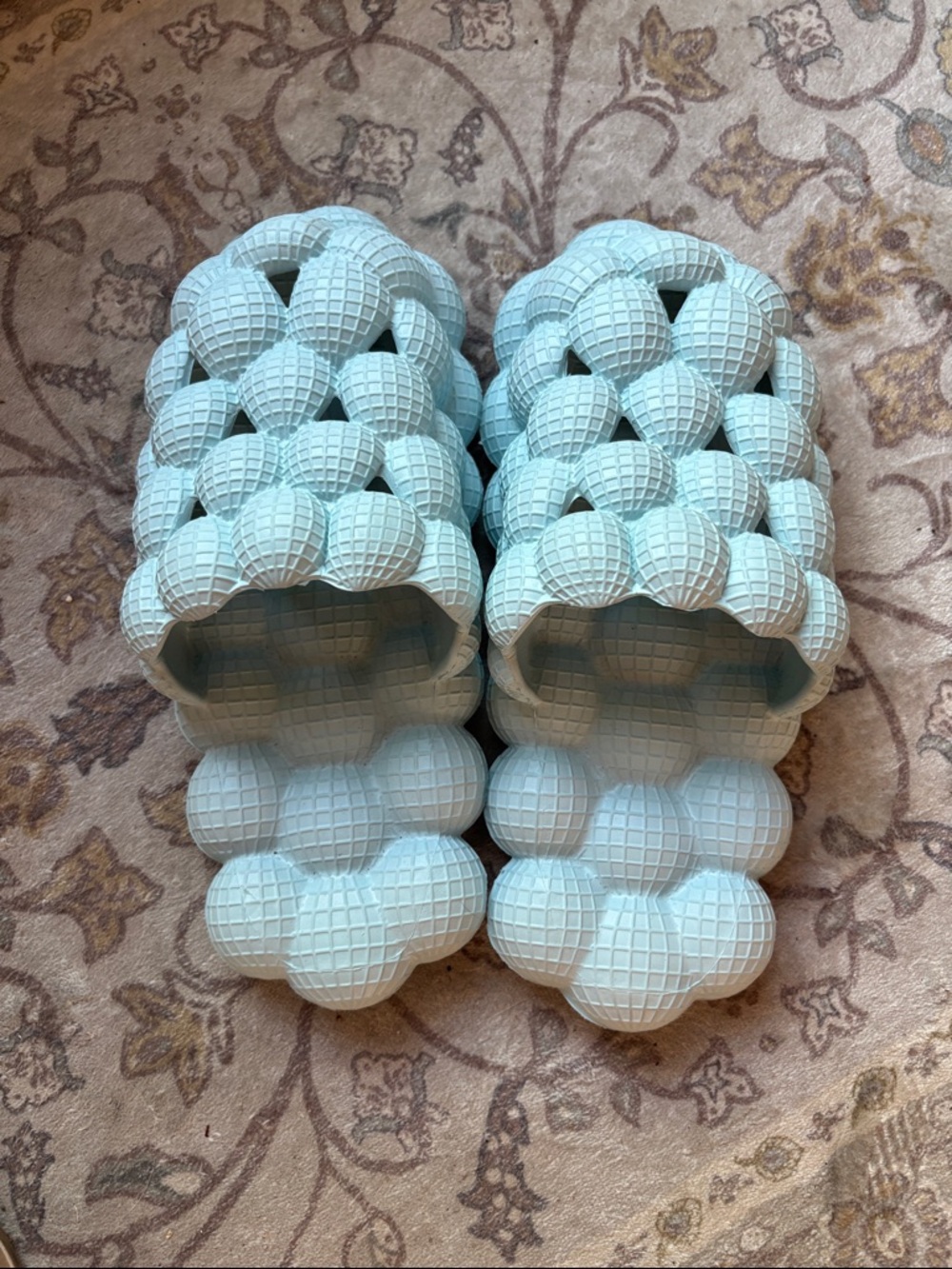Bubble-Textured Women’s Slide Sandals - Light Blue